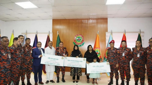 Anvir Bashundhara Group provides financial support to families of deceased firefighters