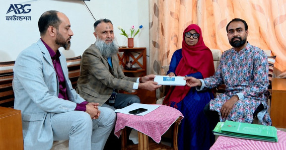 শিক্ষিকা ইয়াসমিন আরার পাশে আনভীর বসুন্ধরা গ্রুপ ফাউন্ডেশন