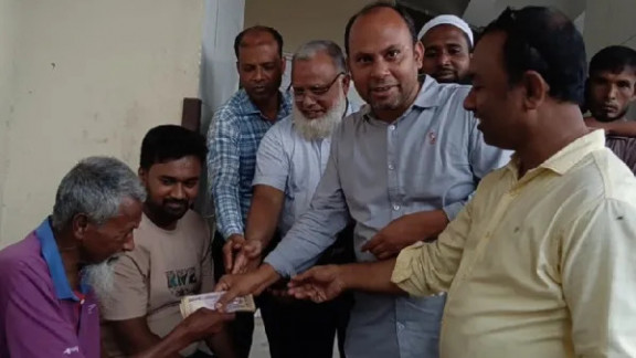 অজ্ঞাতপরিচয় বৃদ্ধের পাশে এবিজি ফাউন্ডেশন, মিলল পরিবারের সন্ধান
