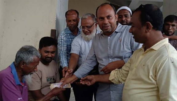 হেমায়েত মোল্লার পাশে আনভীর বসুন্ধরা গ্রুপ ফাউন্ডেশন