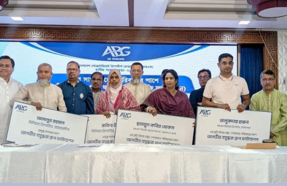 প্রয়াত ও অসুস্থ চার সাংবাদিকের পরিবারের পাশে এবিজি ফাউন্ডেশন